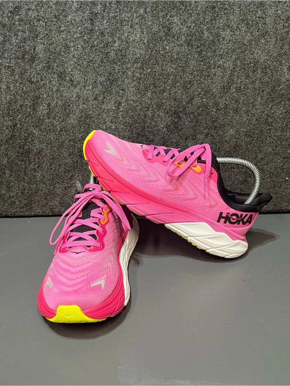 Hoka Women's Arahi 6 Running Shoes Size 7.5
